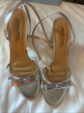 Badgley Mischka Silver Metallic Bow Strappy Heels